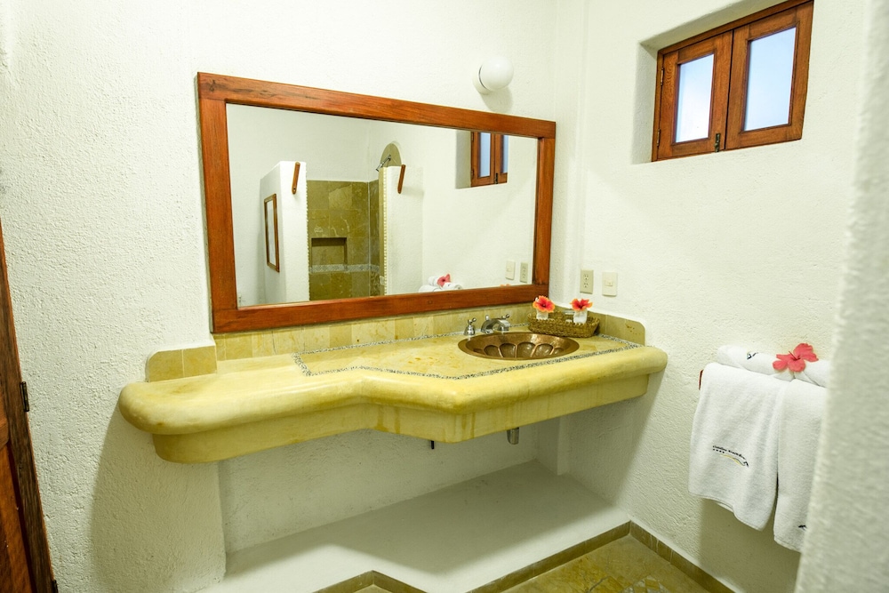 Catalina Beach Resort 48/50