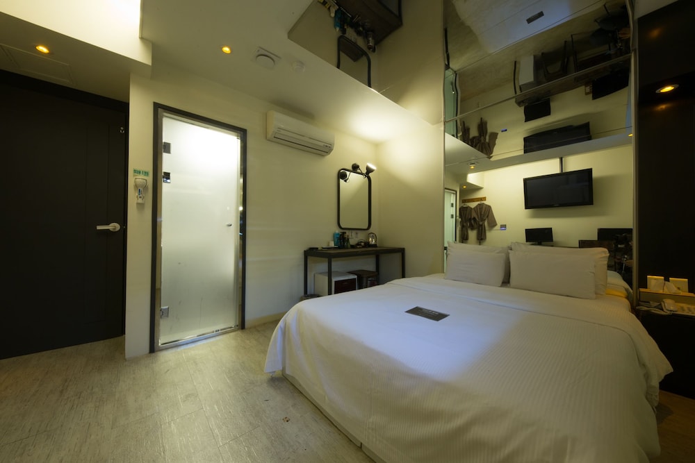 Achasan Station Wall Hotel 5/28