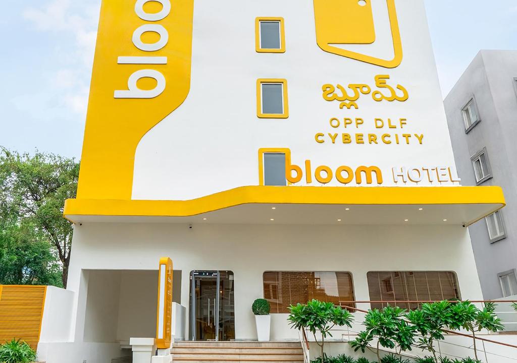 Bloom Hotel Dlf Cyber City 1/33