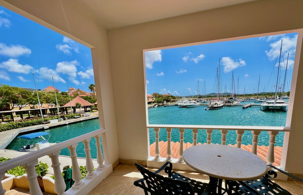Harbour Village Beach Club 9/75