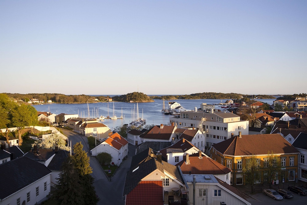 Home Hotel Grimstad 32/61