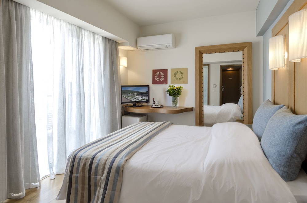Hermes Hotel 16/42