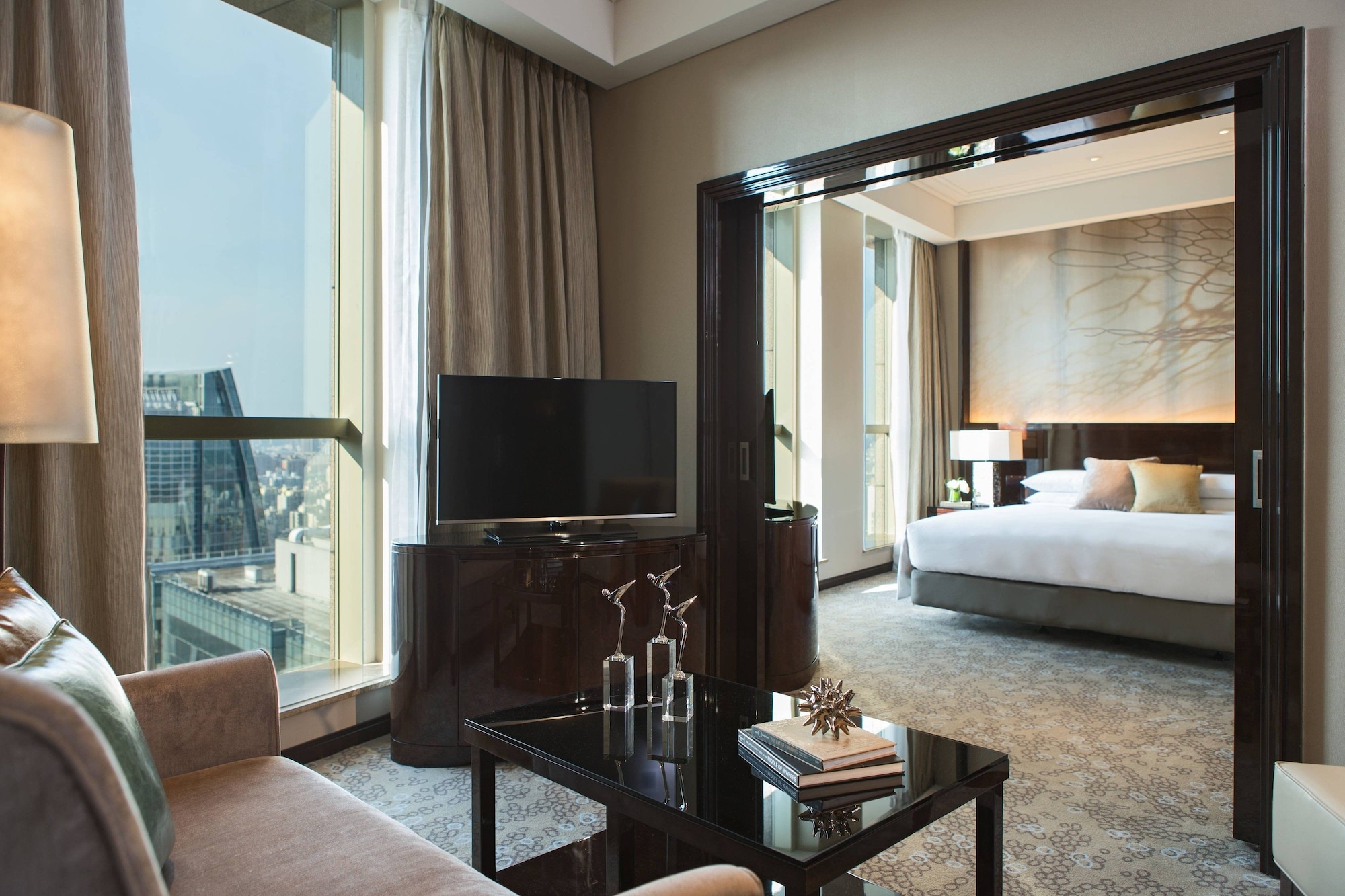 1 Bedroom, Club, Suite, King Bed