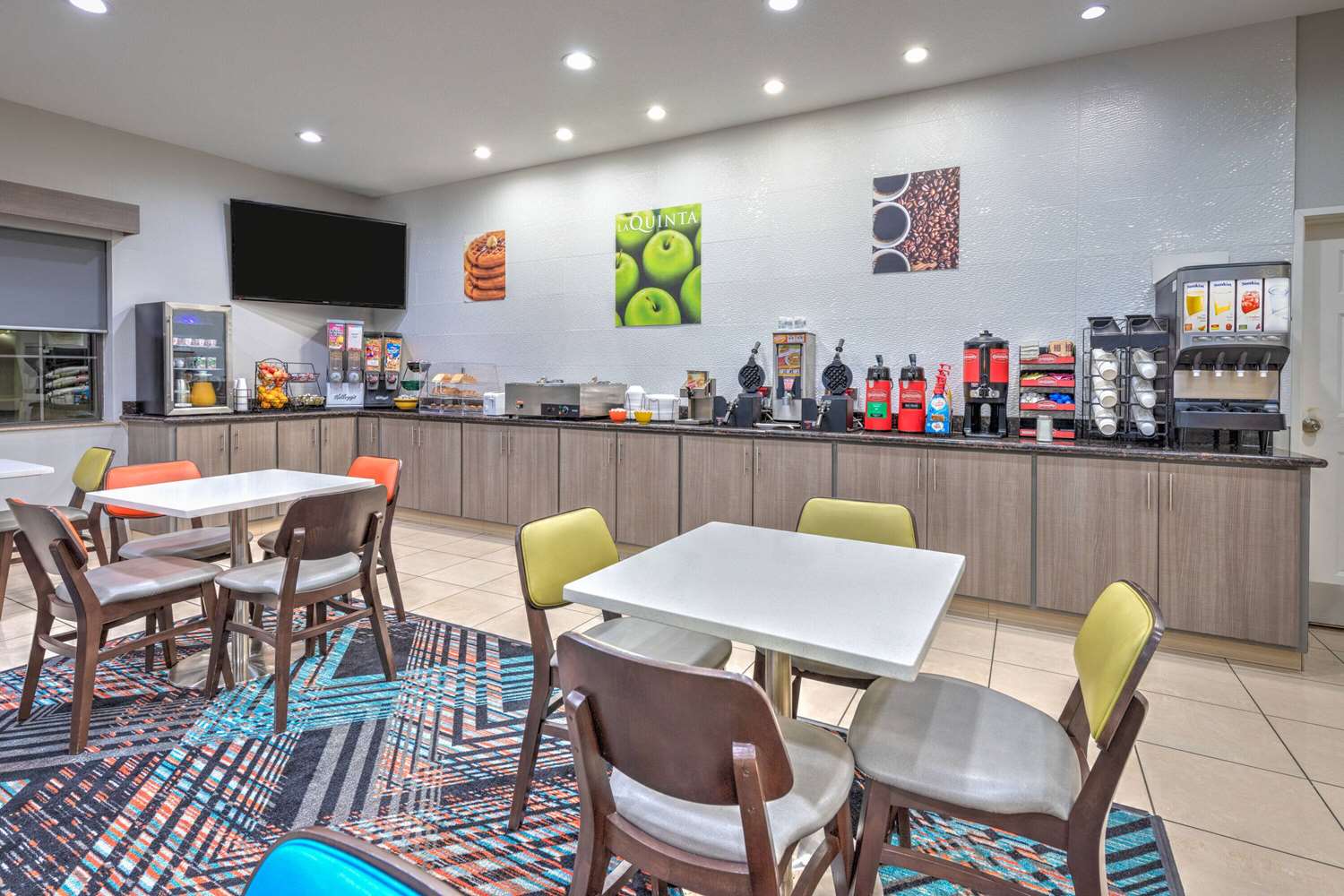restaurant cafeteria