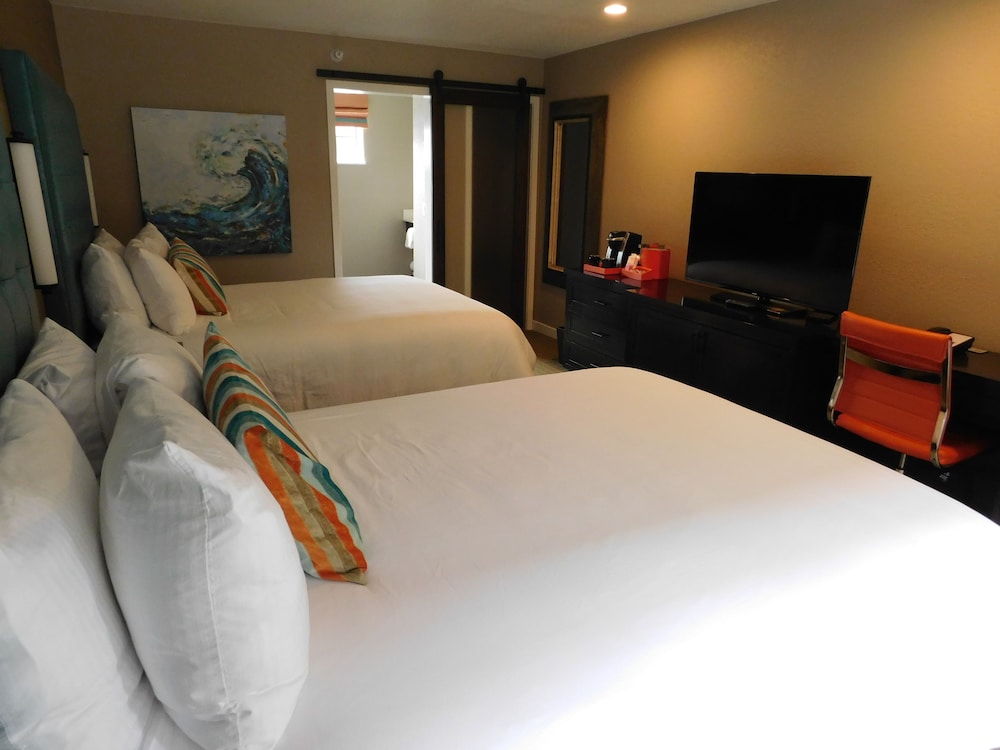 Wave Street Inn 34/41