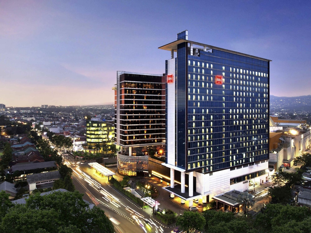 IBIS BANDUNG TRANS STUDIO 1/61