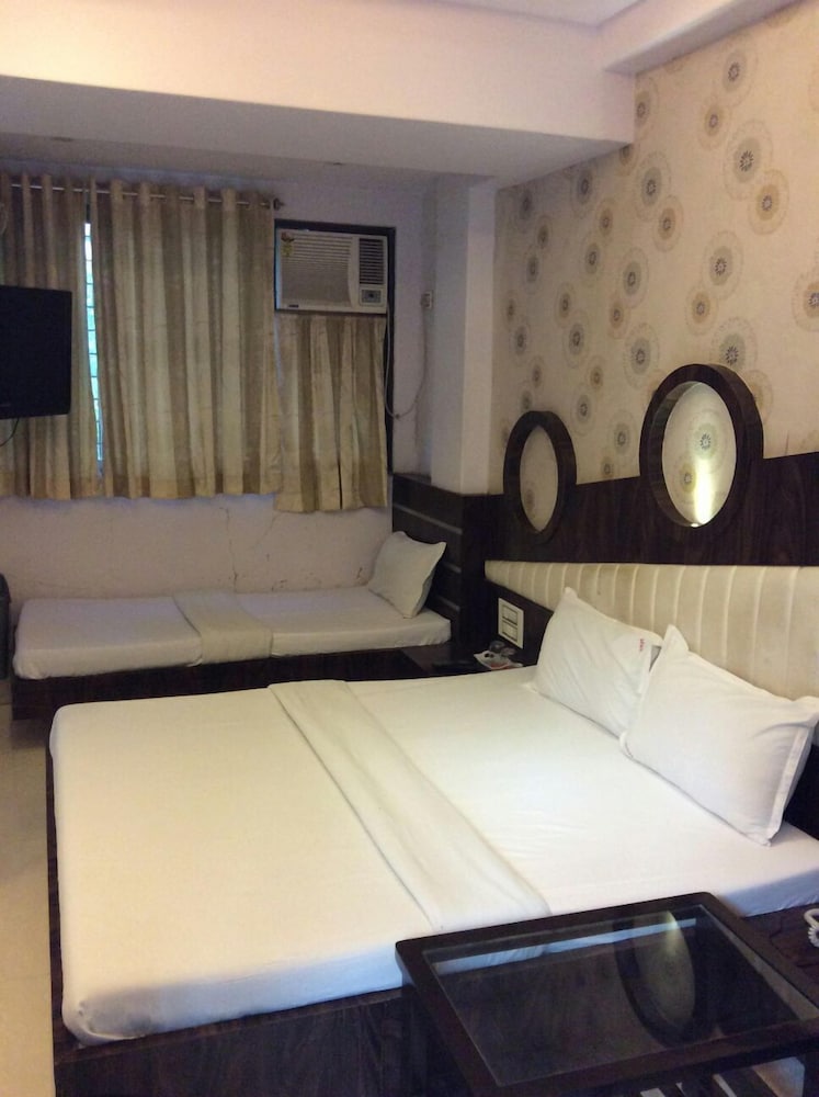 HOTEL NAVI MUMBAI 18/40