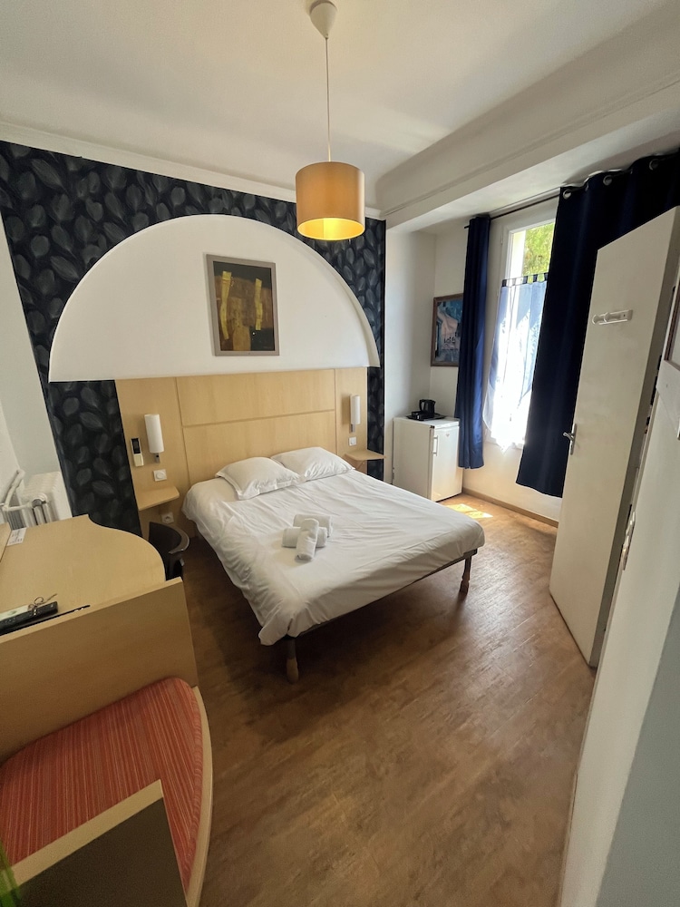 Hotel Trianon 8/23