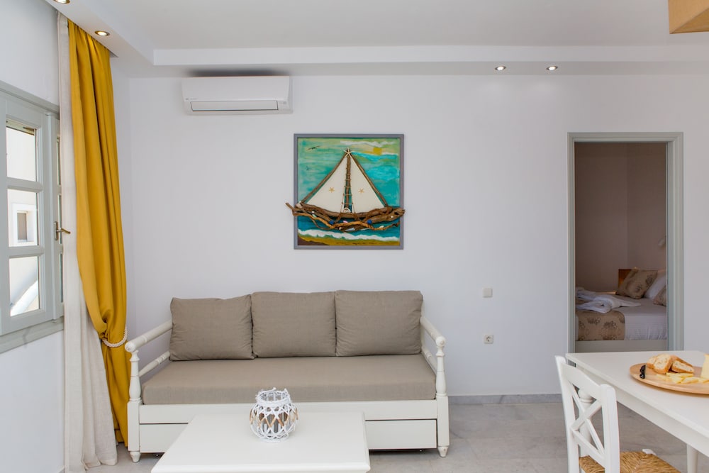 Sun and Moon Villas and Suites 45/72