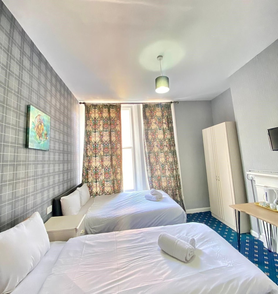 The Carlton Hotel 21/56