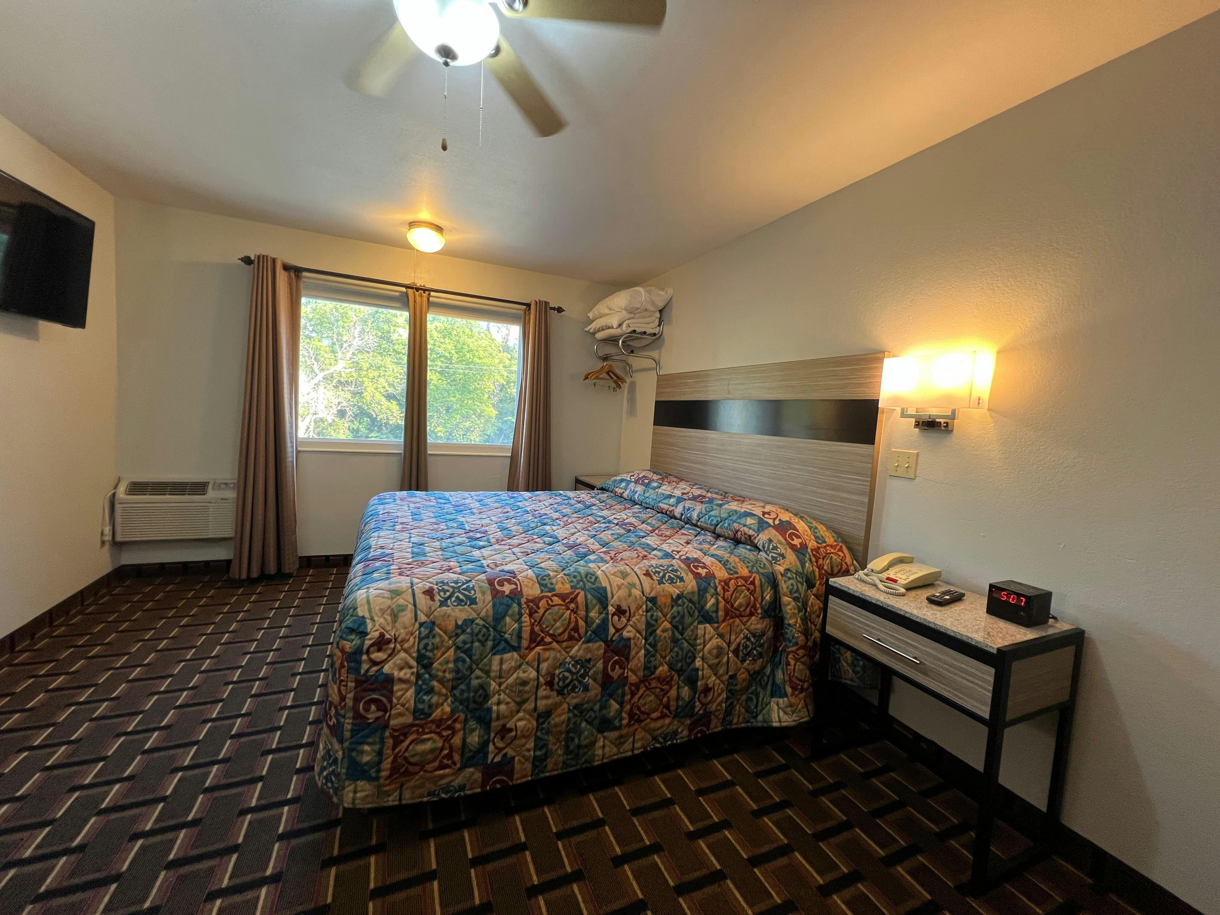 Deluxe Inn Capital O Nebraska City I 29 10/36