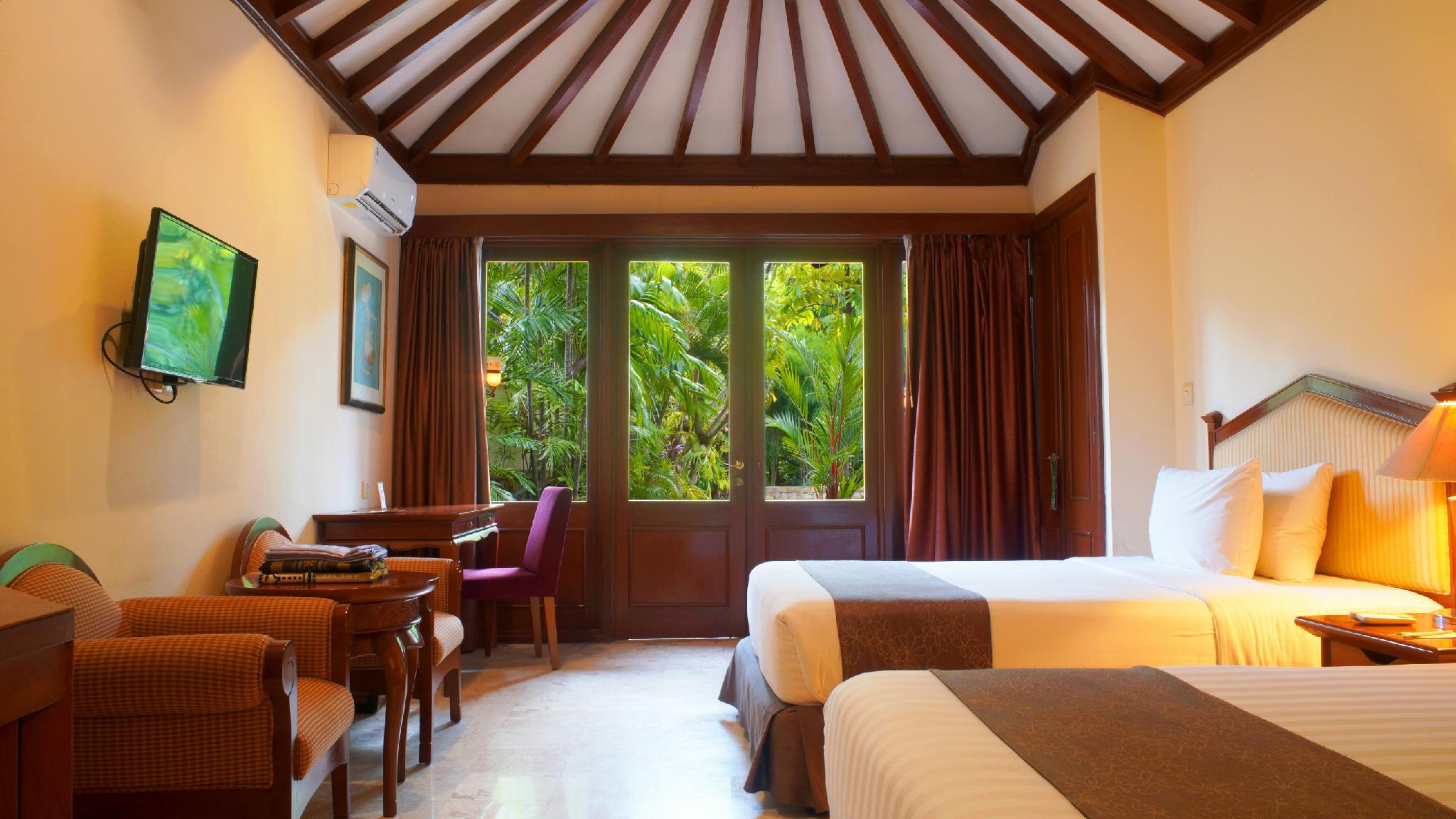 Bungalow, Pool Access