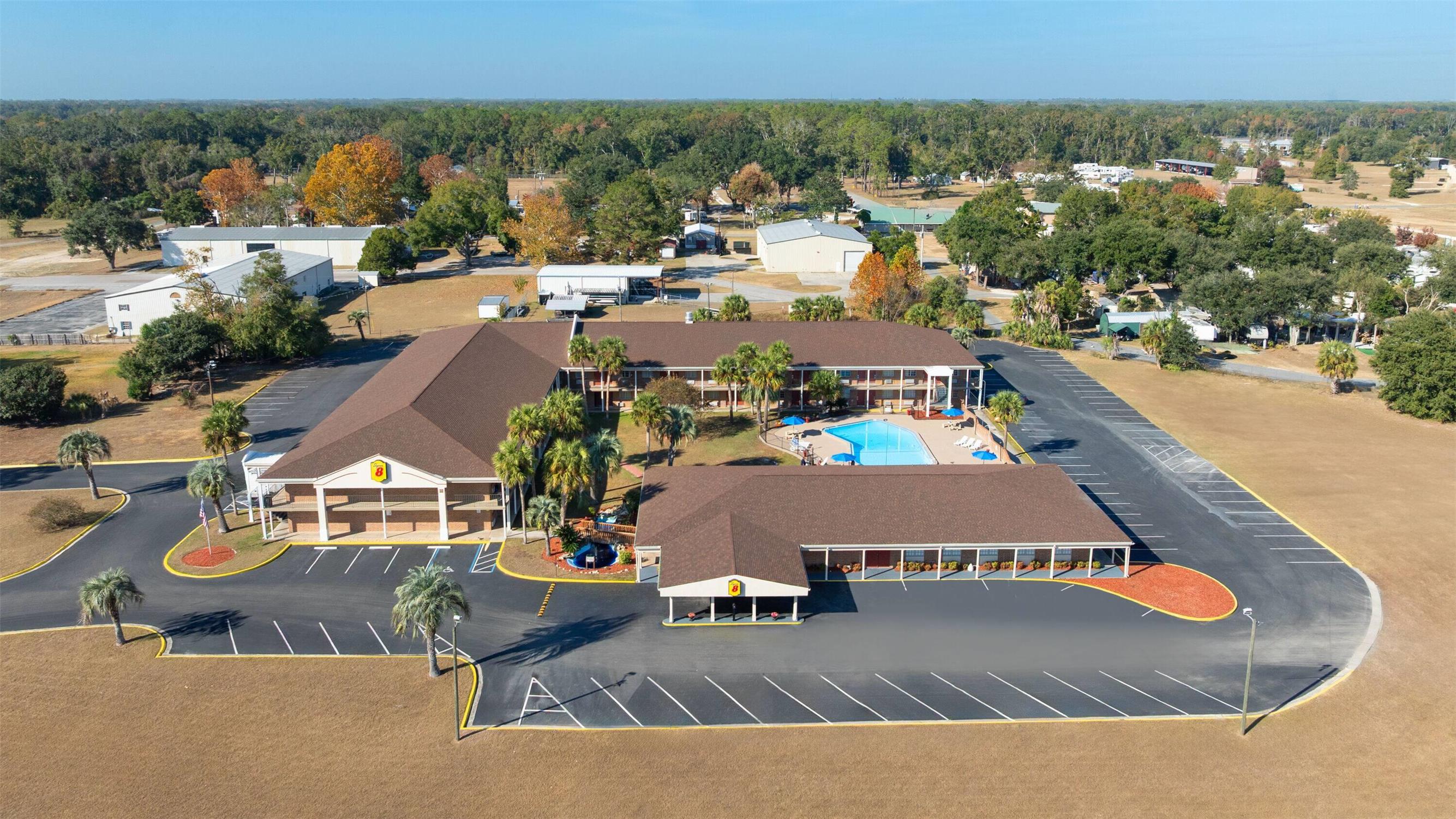 Super 8 by Wyndham Lake City 35/39