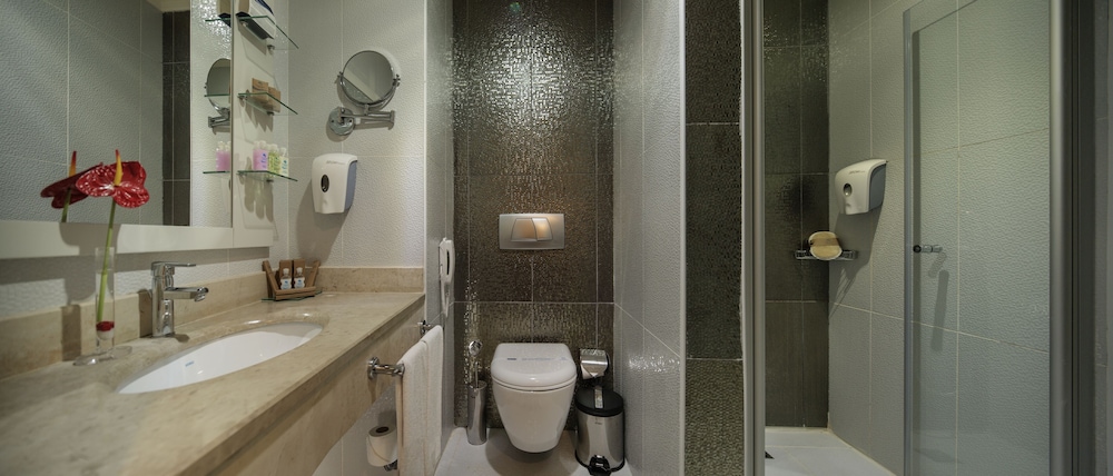 Diamond Excellence Resort & Spa 63/65