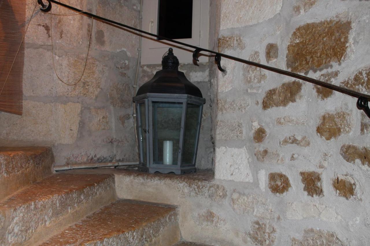 AUBERGE DE LA TOUR 16/26