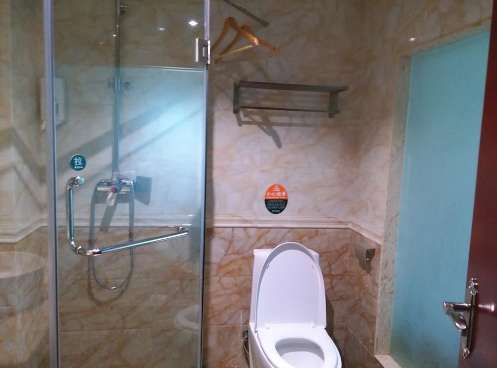 Greentree Inn Guangzhou Chimelong Paradise Yuangang Metro Station Hotel 26/26