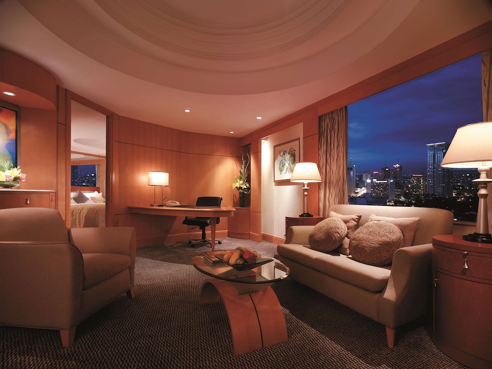 Makati Shangri-La 28/50