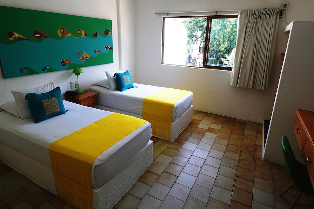 Emperador Vallarta Beachfront Hotel and Suites 53/74