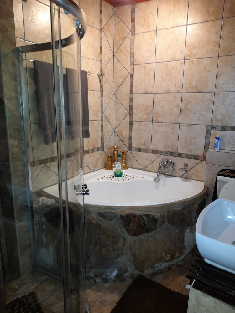 Breena Bnb Guest House 43/50