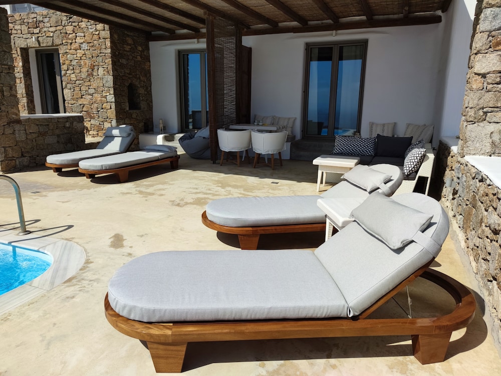 Amallini Suites 28/50