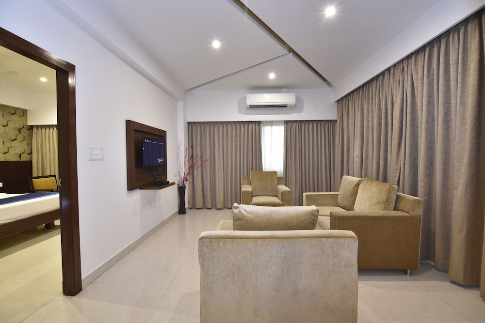 I V Sanctum Hotel 25/49