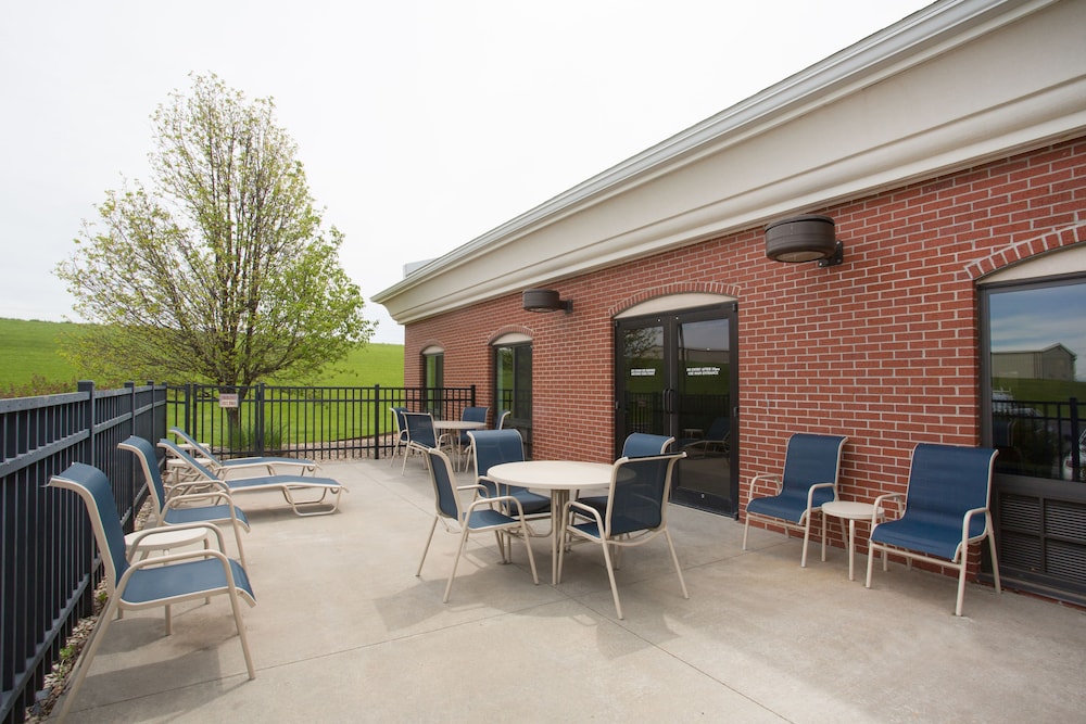 Holiday Inn Express Hotel Suites Concordia Us81 5/59