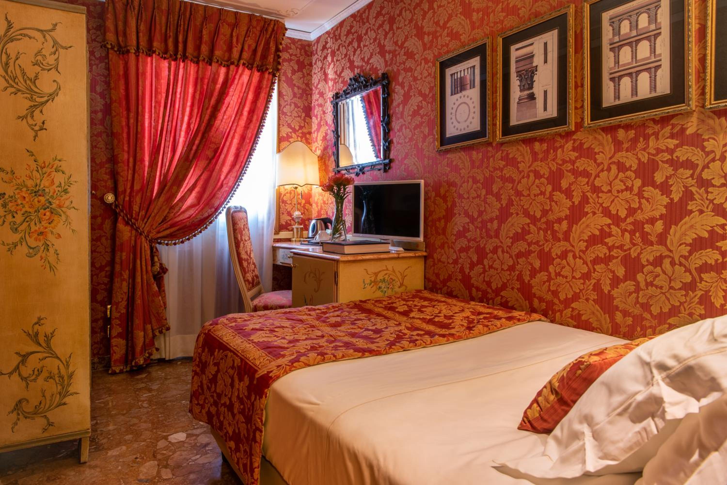 Room, Single, with View, External Bathroom