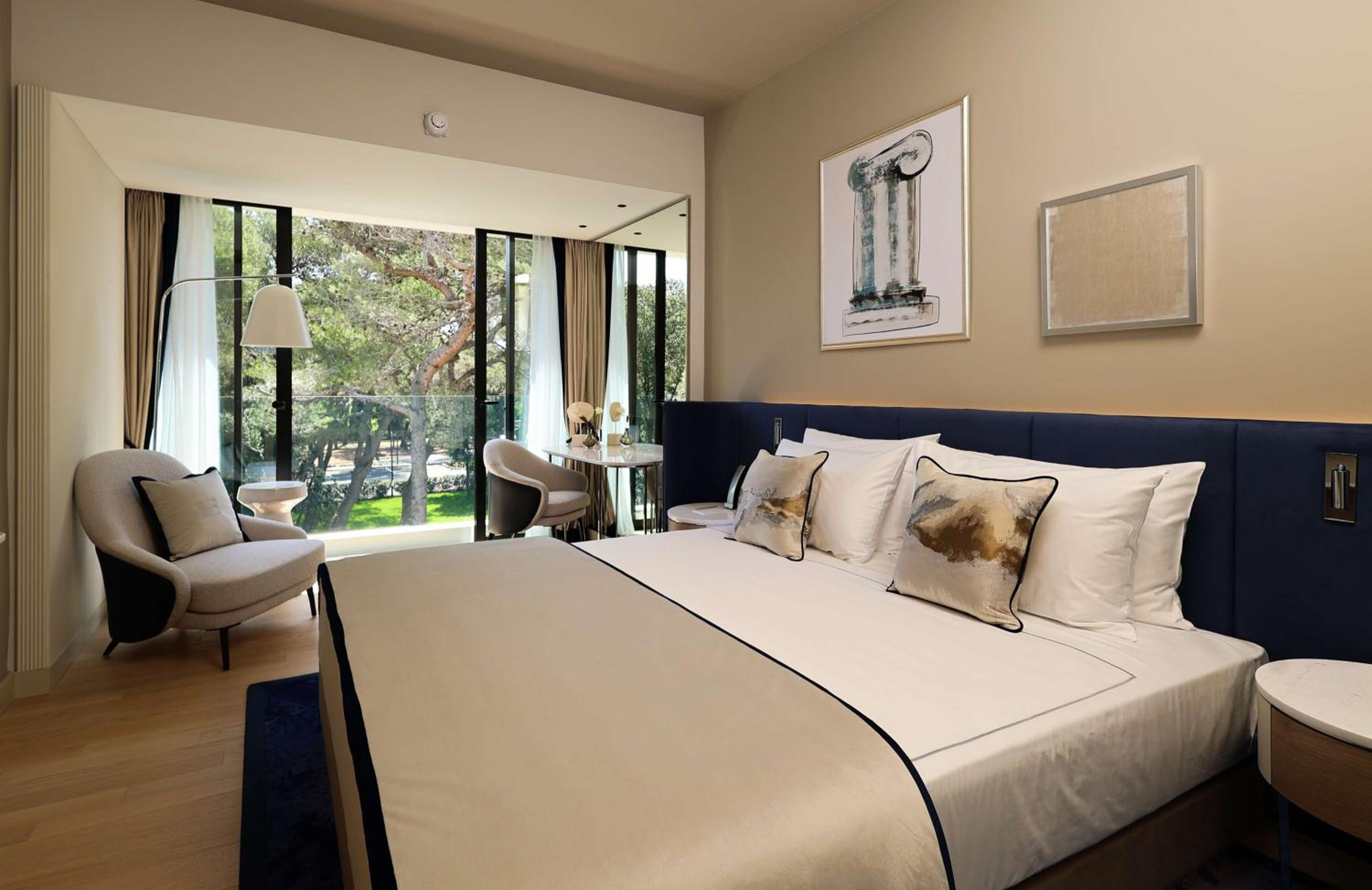 Collection, King Bed, Sea View