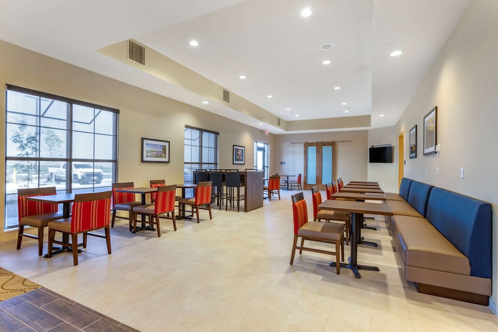 Comfort Suites Albuquerque Airport 27/34