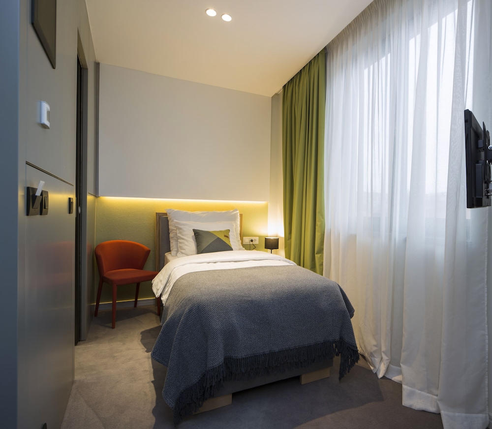 Livris Hotel 27/63
