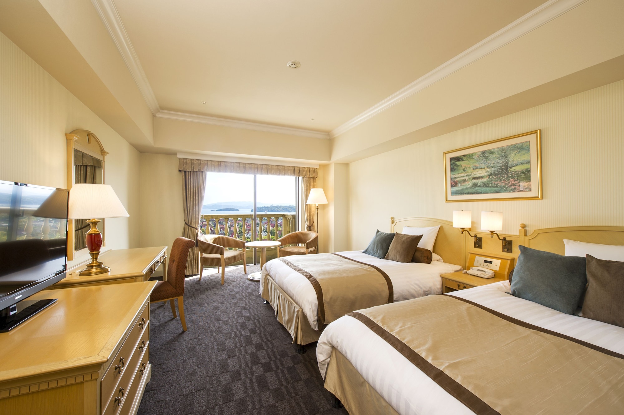 SUPERIOR, TWIN BEDS, PARK VIEW