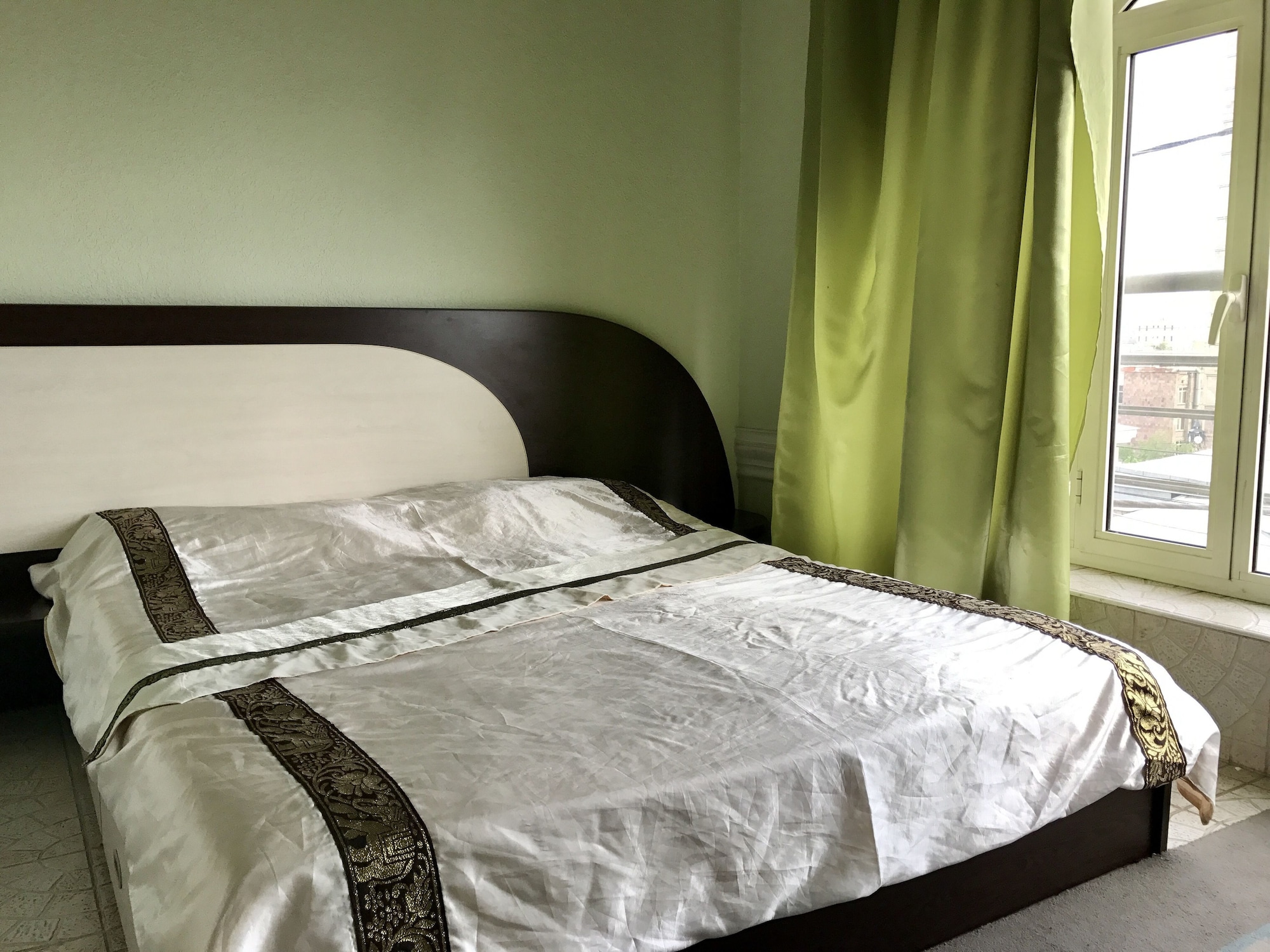 3 BEDROOMS, APARTMENT, MOUNTAIN VIEW