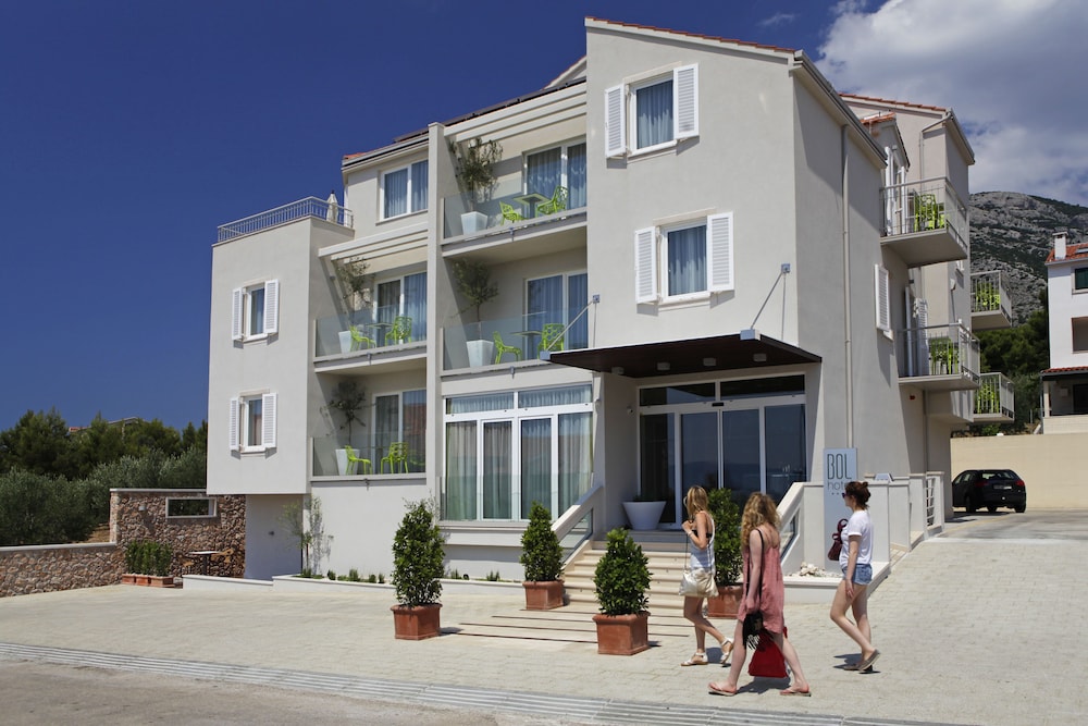 Boutique Hotel Bol 33/50