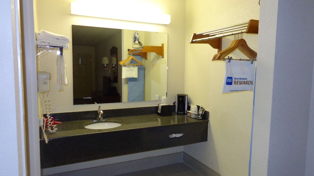 SureStay Hotel By Best Western Childress 13/18