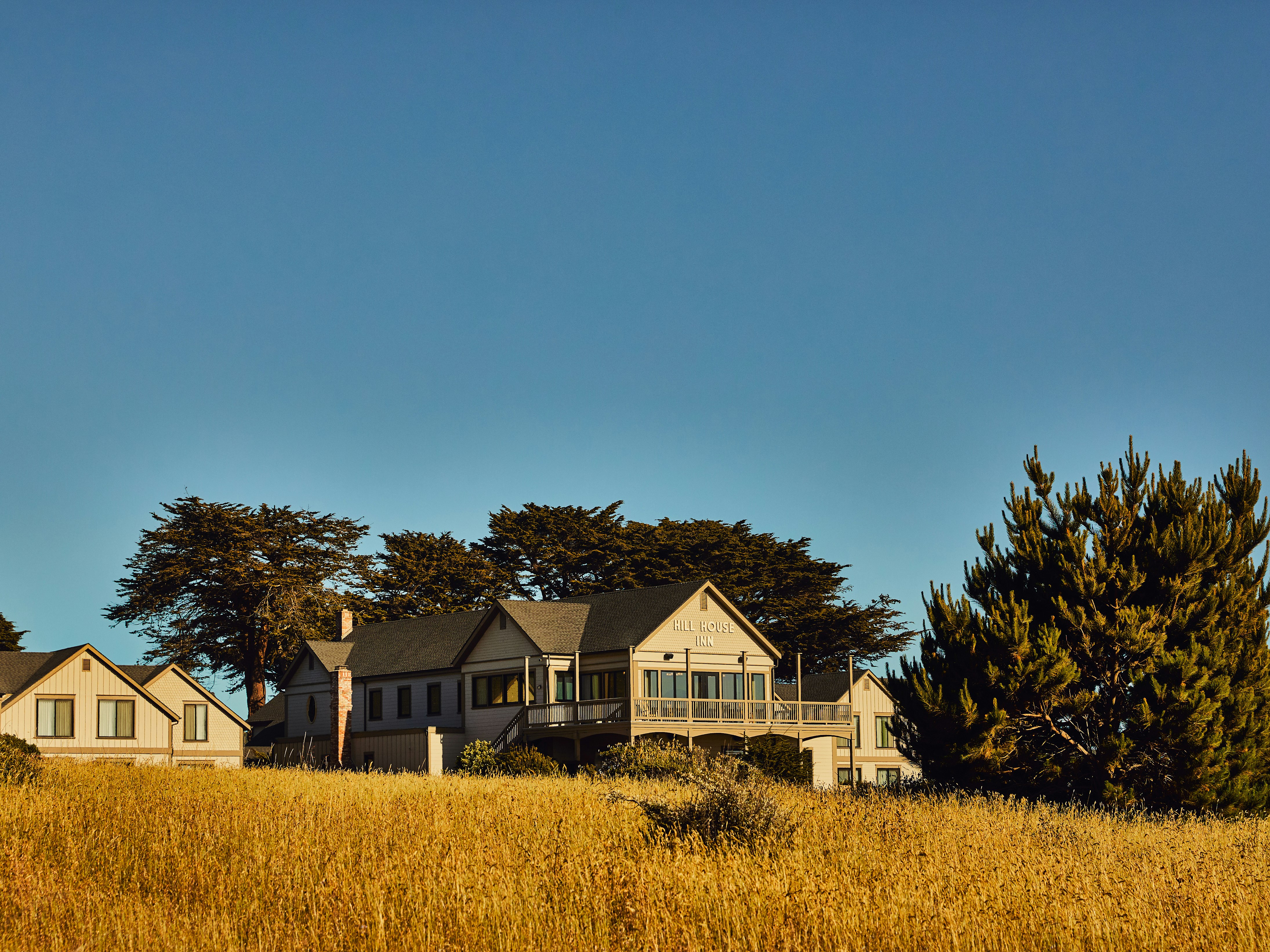 Hill House Inn 27/33