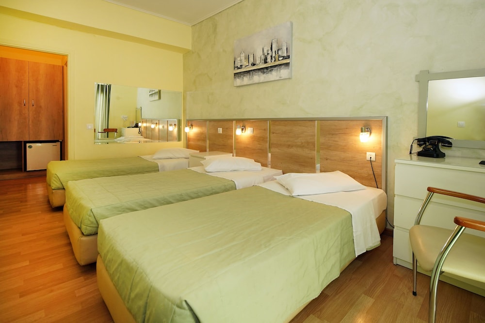 SOCRATES HOTEL 33/44