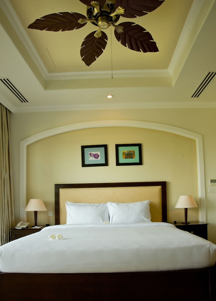 Olalani Resort and Condotel 27/69