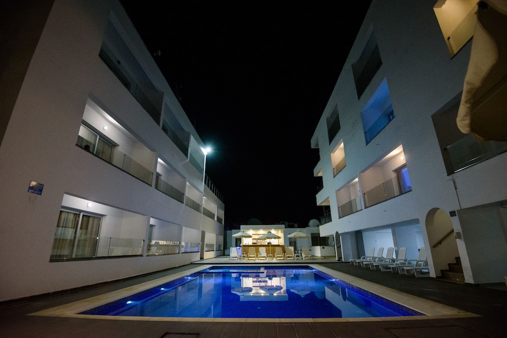 Annex Apartments 24/50