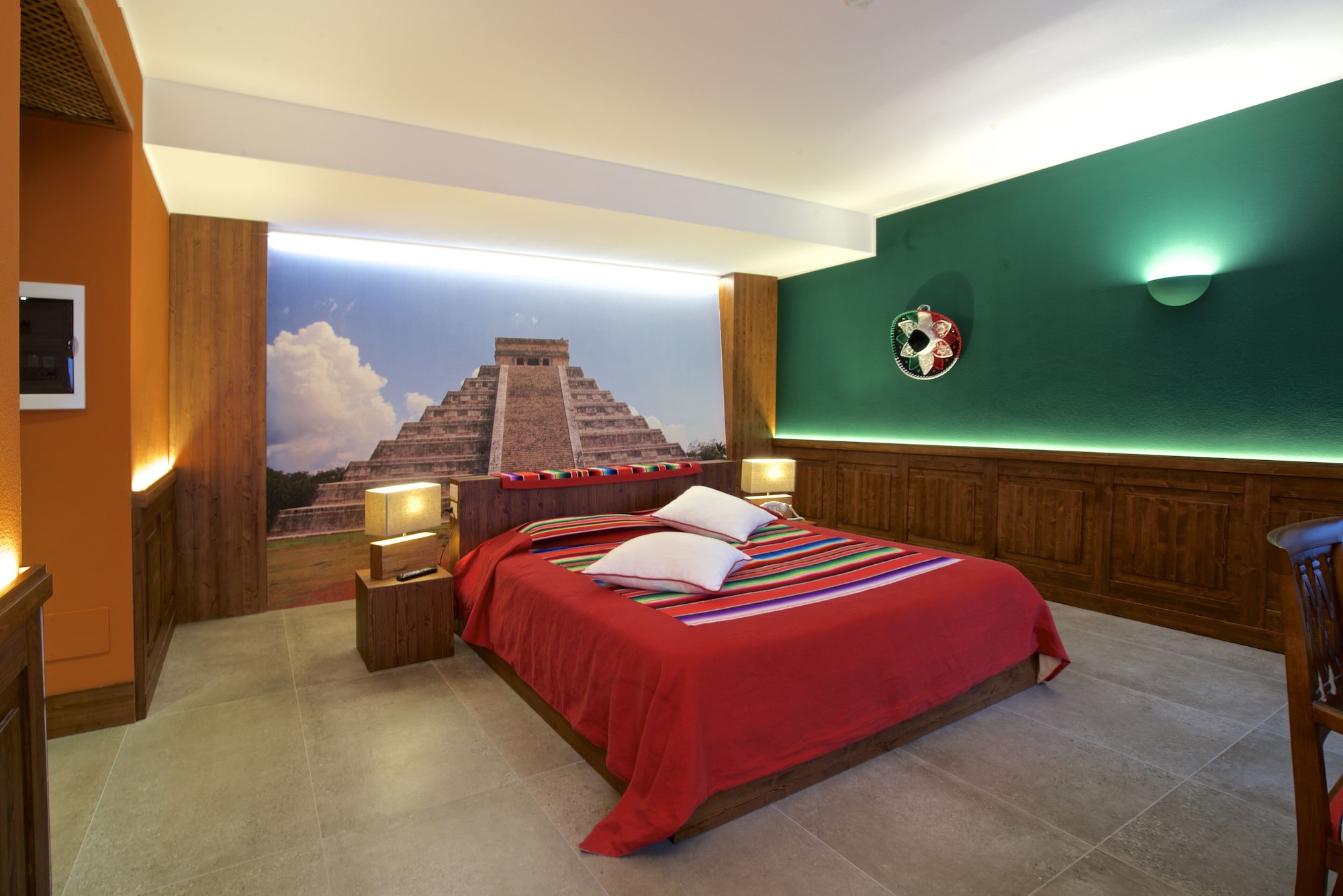 Family Suite, Queen Bed, Sofa