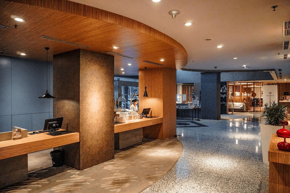 Kimaya Slipi Jakarta by Harris 6/50