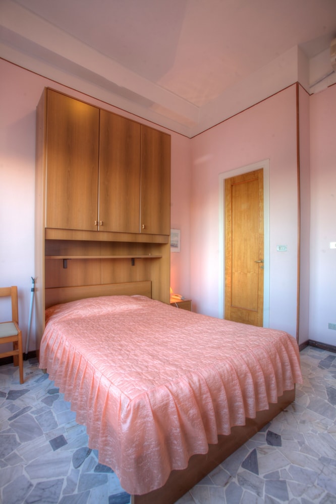 Hotel Riviera 14/62