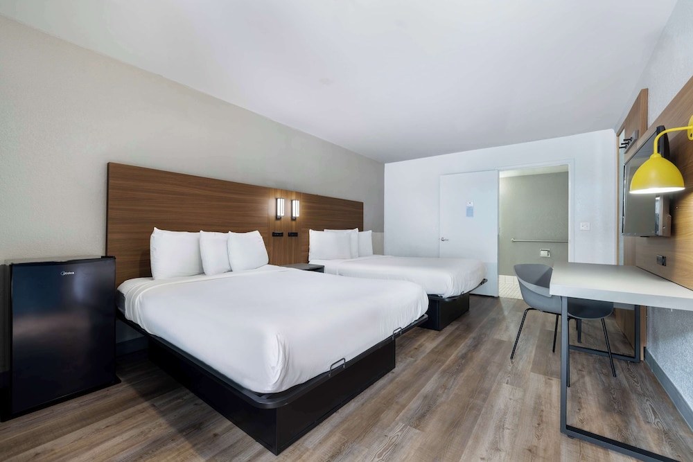 Motel6 Santa Ana, CA 30/53