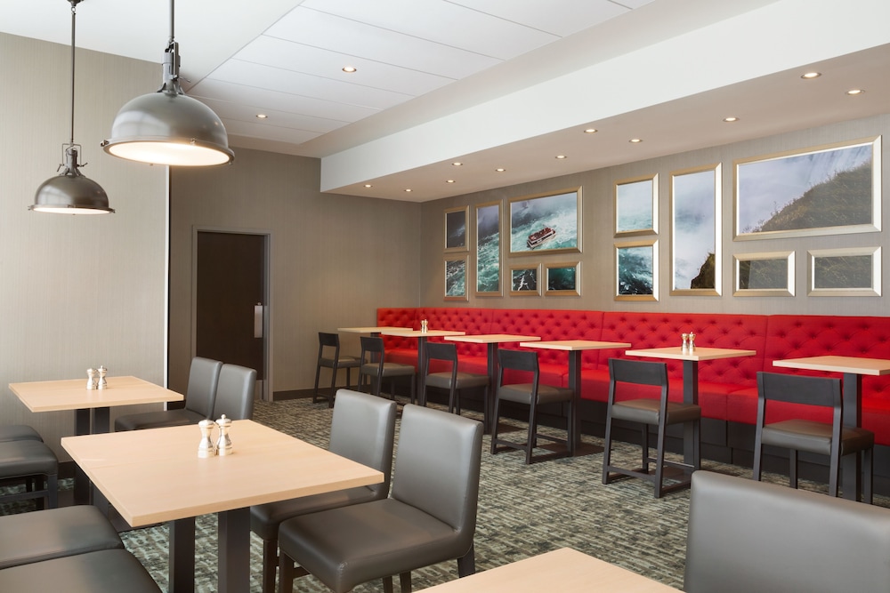 Hyatt Place Niagara Falls 41/51