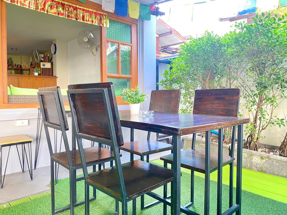 Chinda Boutique Hotel 50/56