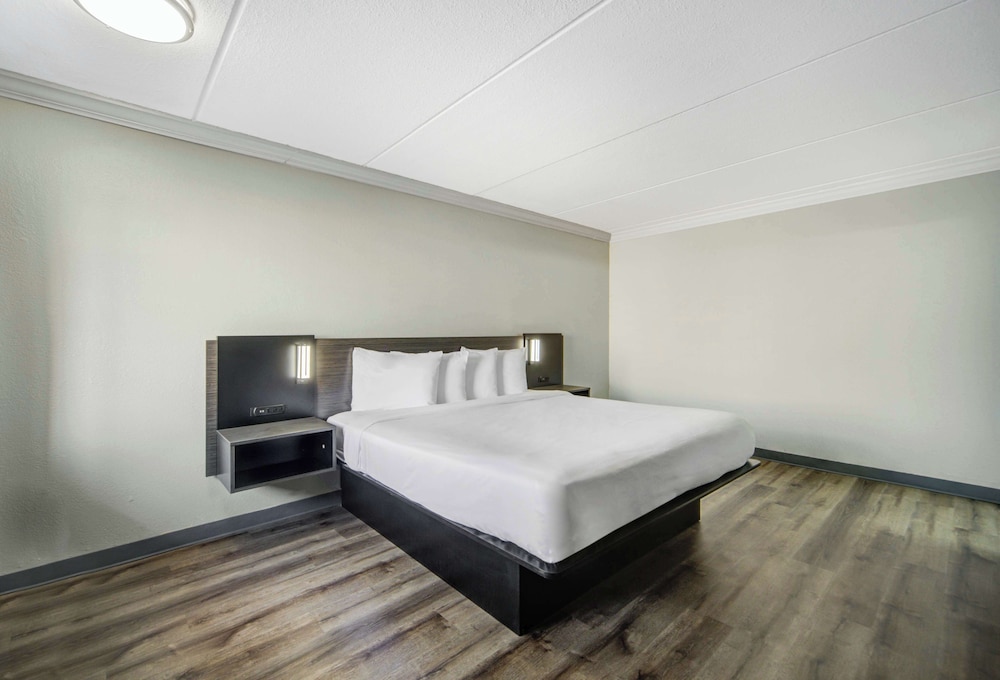 Motel6 San Antonio, TX – I-35 North Corridor 24/37