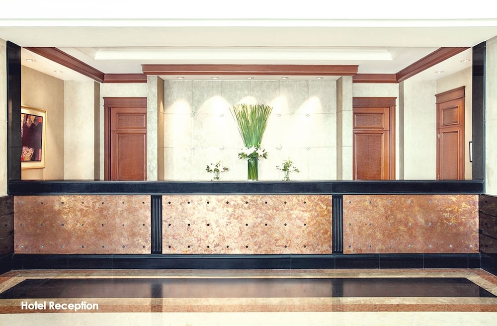 Menara Peninsula Hotel 8/46