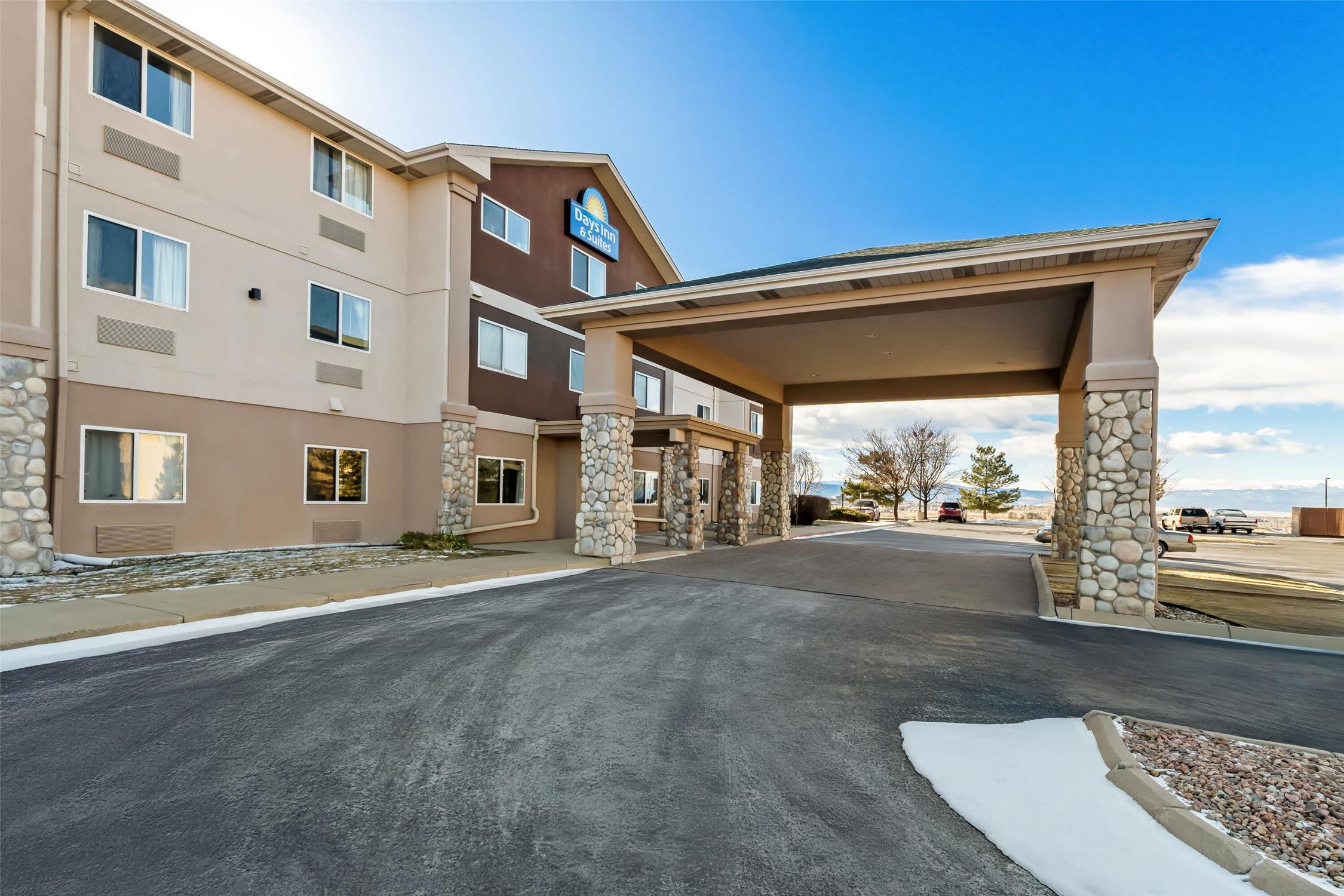 Days Inn & Suites By Wyndham Castle Rock 17/19