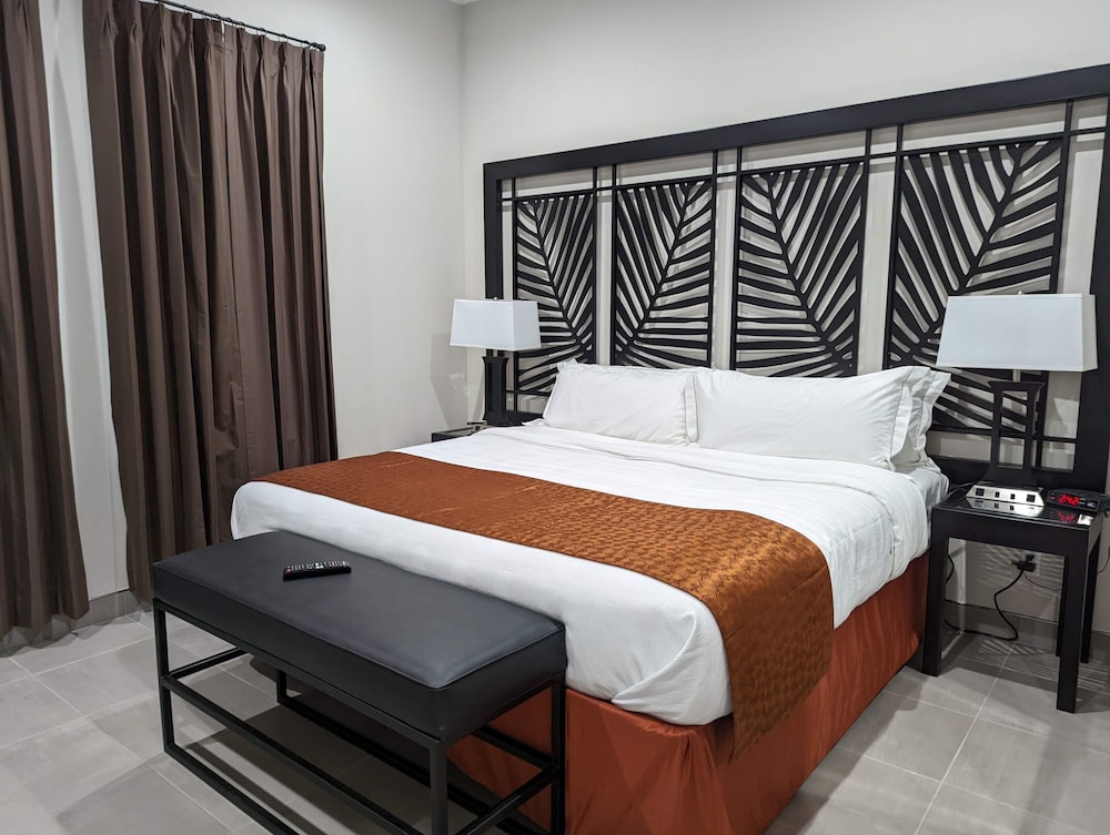 Clarion Inn Suites 17/61
