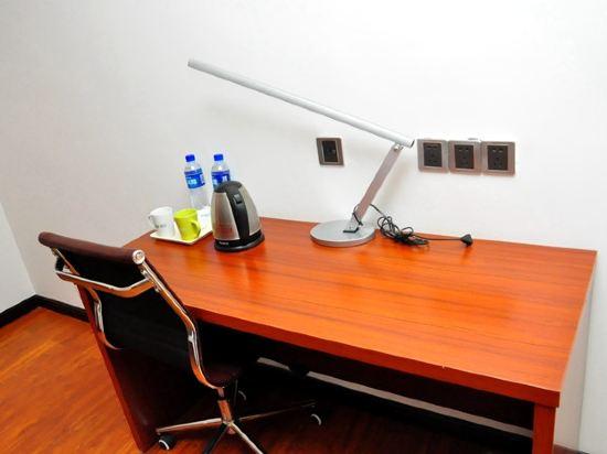 Yitel Hotel (Xining West Street Wangfujing) 48/59