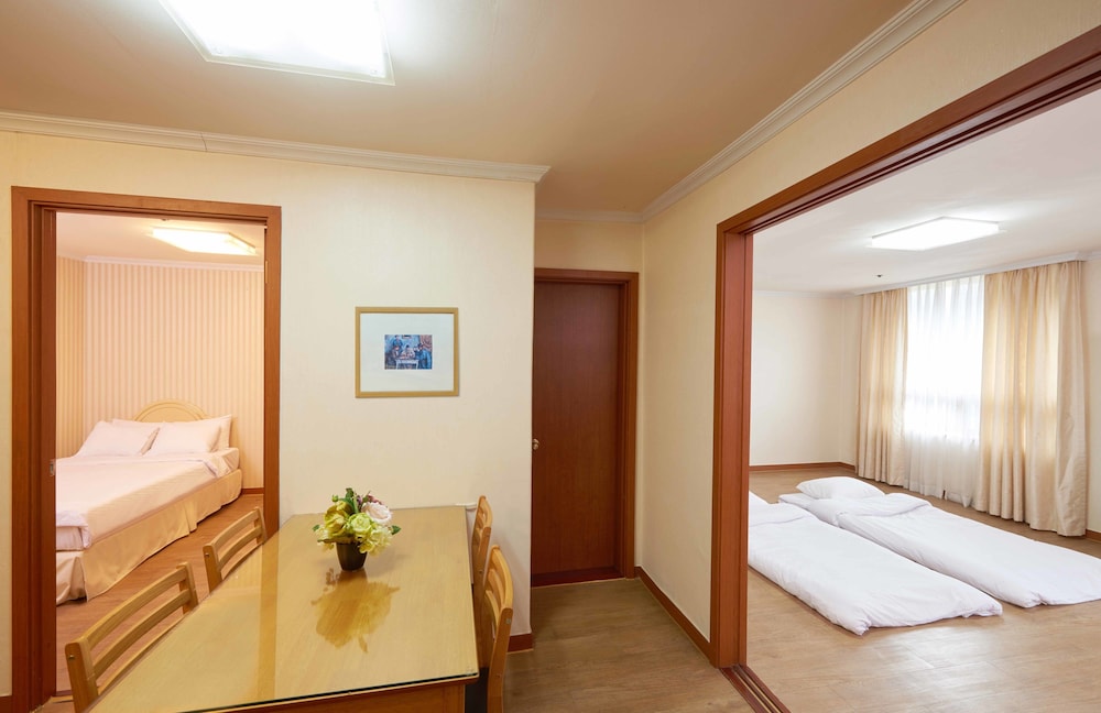 1 Bedroom, Ondol, Junior Suite, 5 Futon Beds, Mountain View, 33 Pyeong